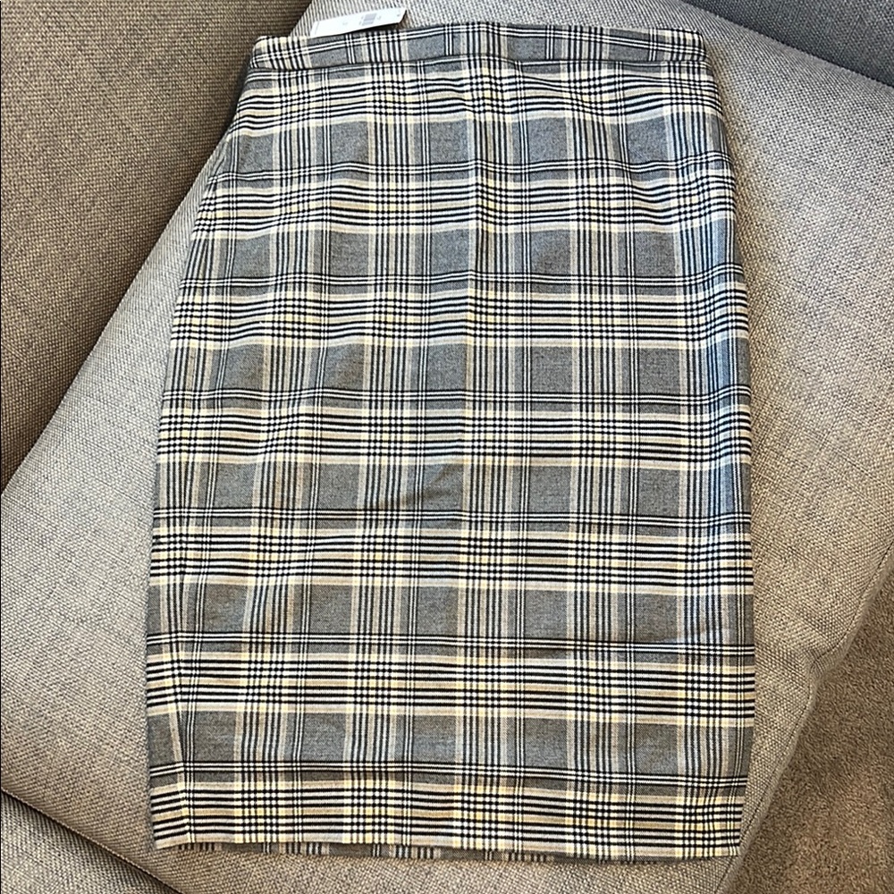 Banana Republic Gray Plaid Pencil Skirt